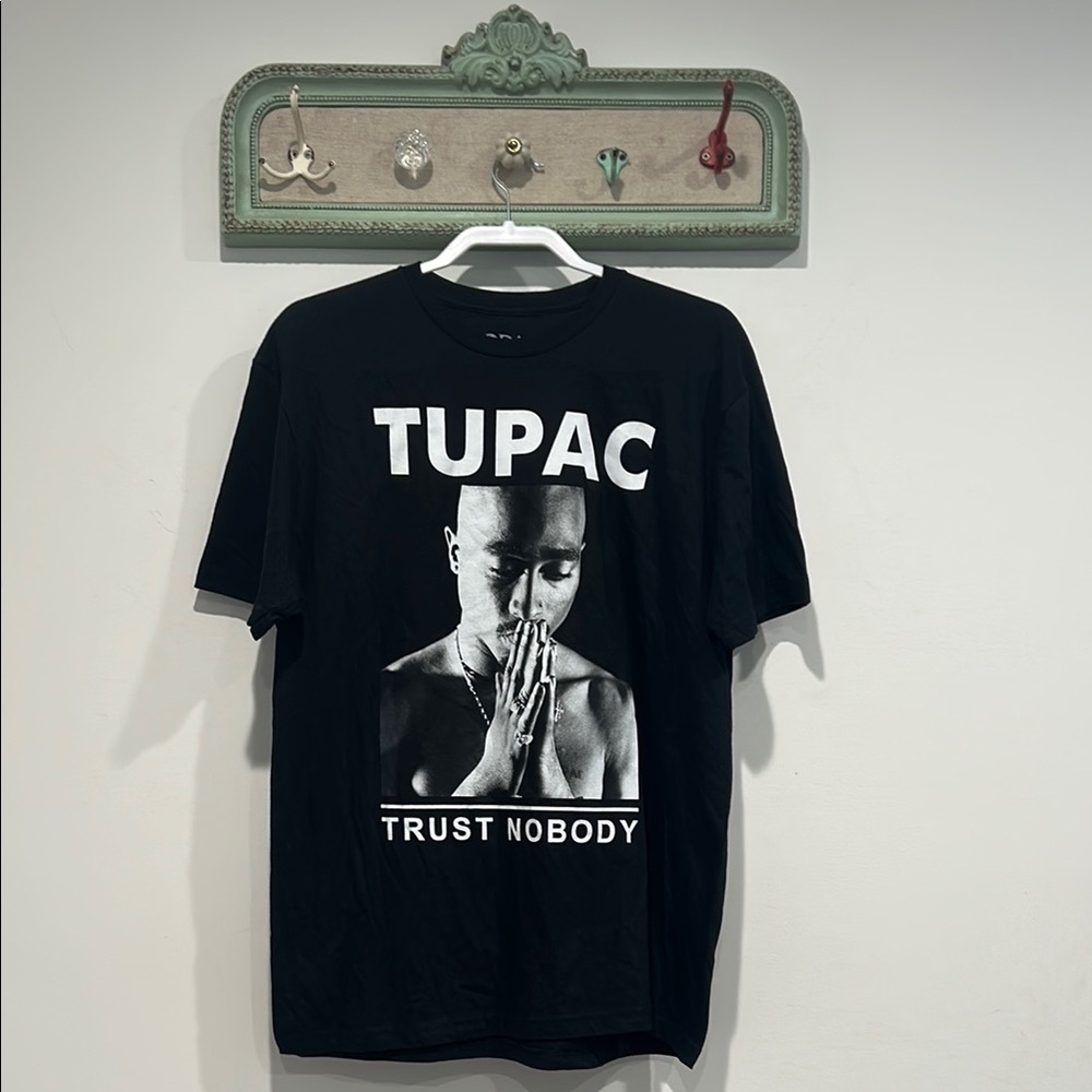 Tupac Trust No One Black Short Sleeve Graphic cotton T-Shirt unisex adult large